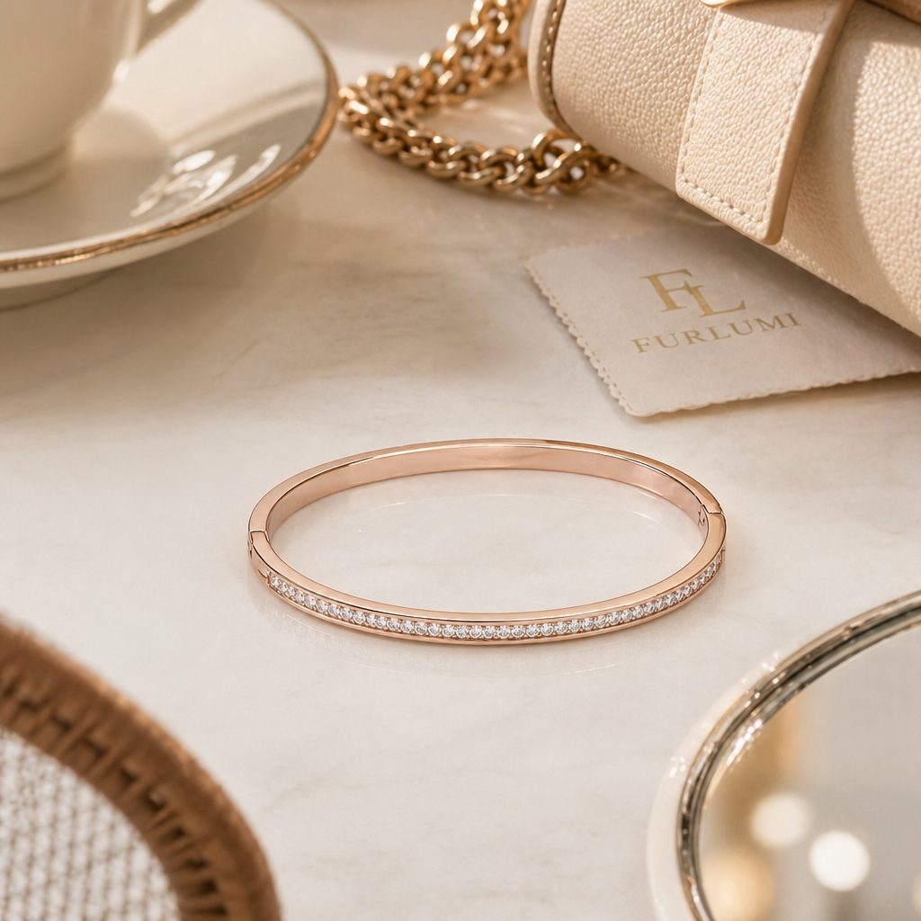 The Late Light Bangle detail 01 image.