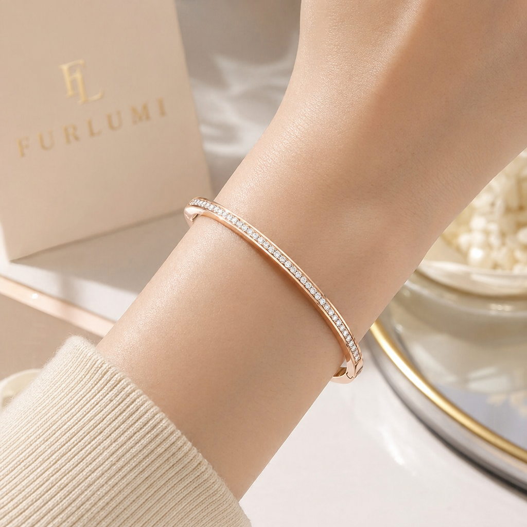 The Late Light Bangle detail 02 image.