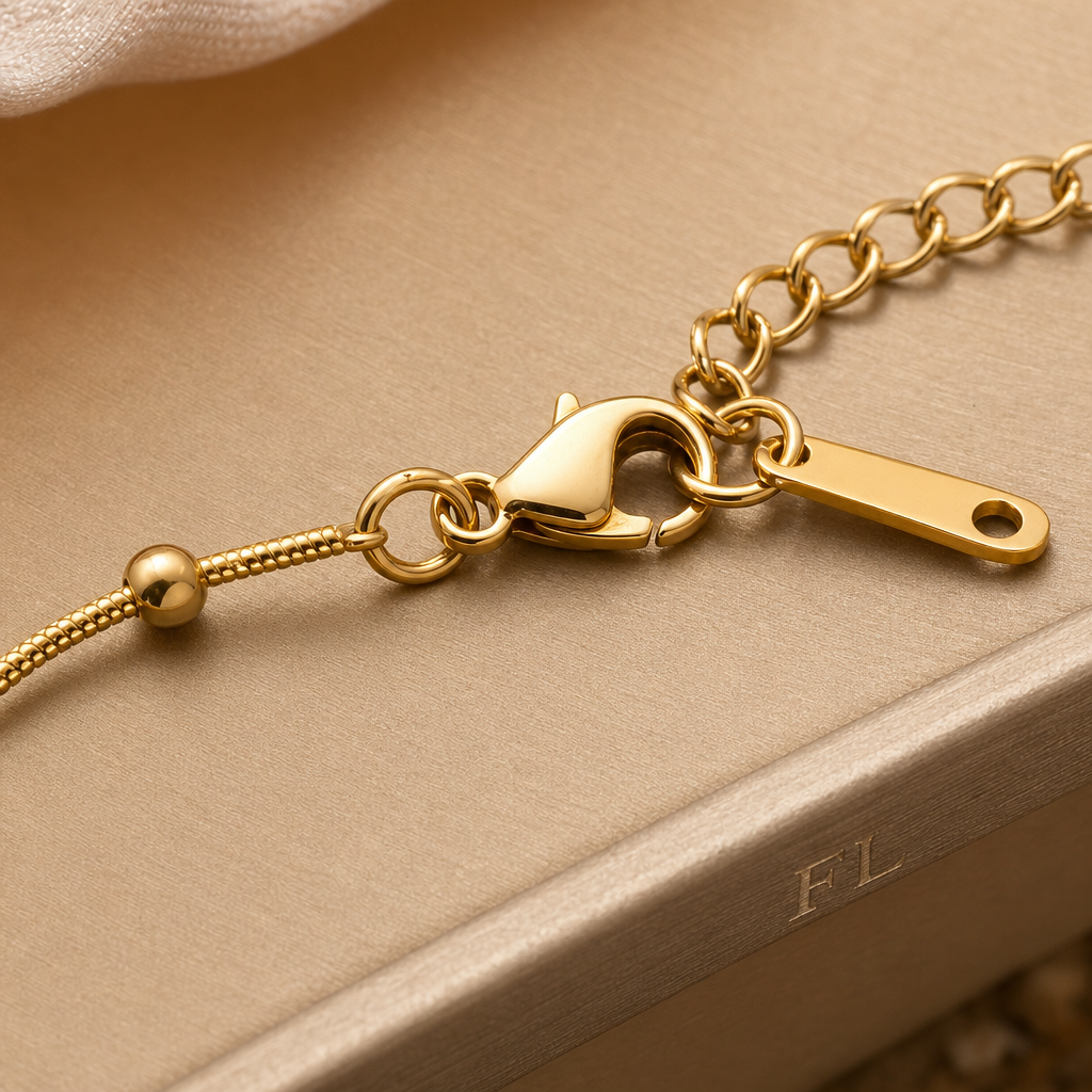 The Orbit Hand Chain detail 03 image.